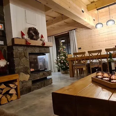 Drevenica Lesanka 迪马诺卡多林纳