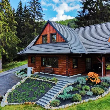 別荘 Drevenica Lesanka